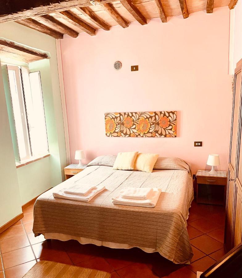 Hotel In Castello Gallicano Exteriér fotografie